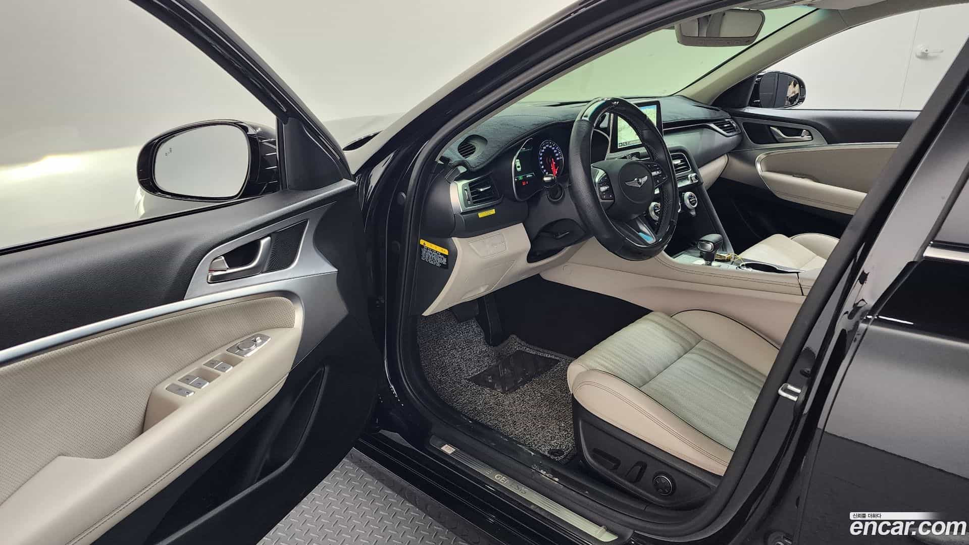 G70 Genesis 2019.1-INNER-010
