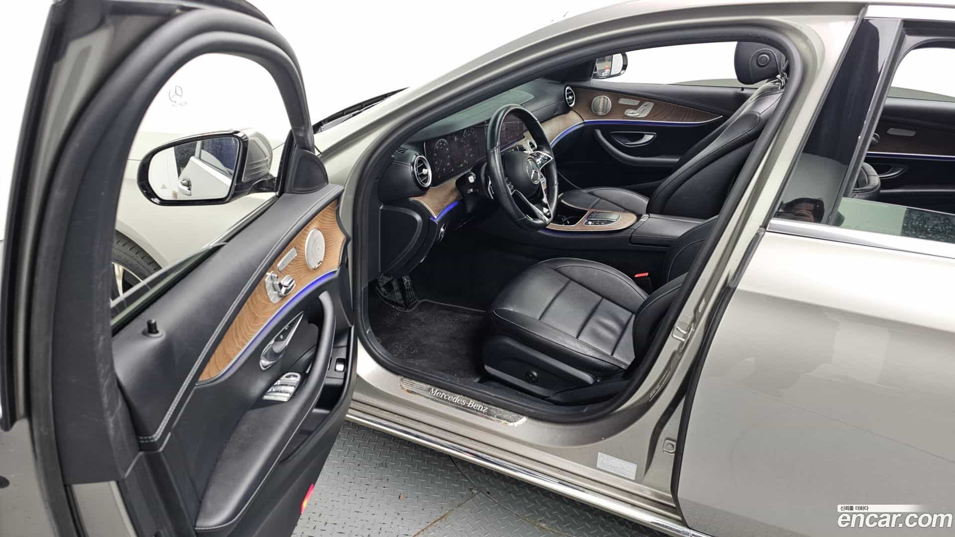 E-Class Mercedes-Benz 2021.10-INNER-010