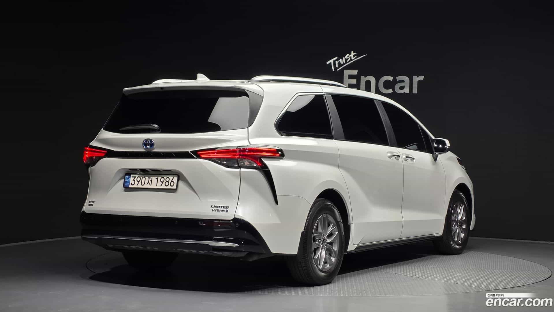 Sienna Toyota 2024.4-OUTER-002