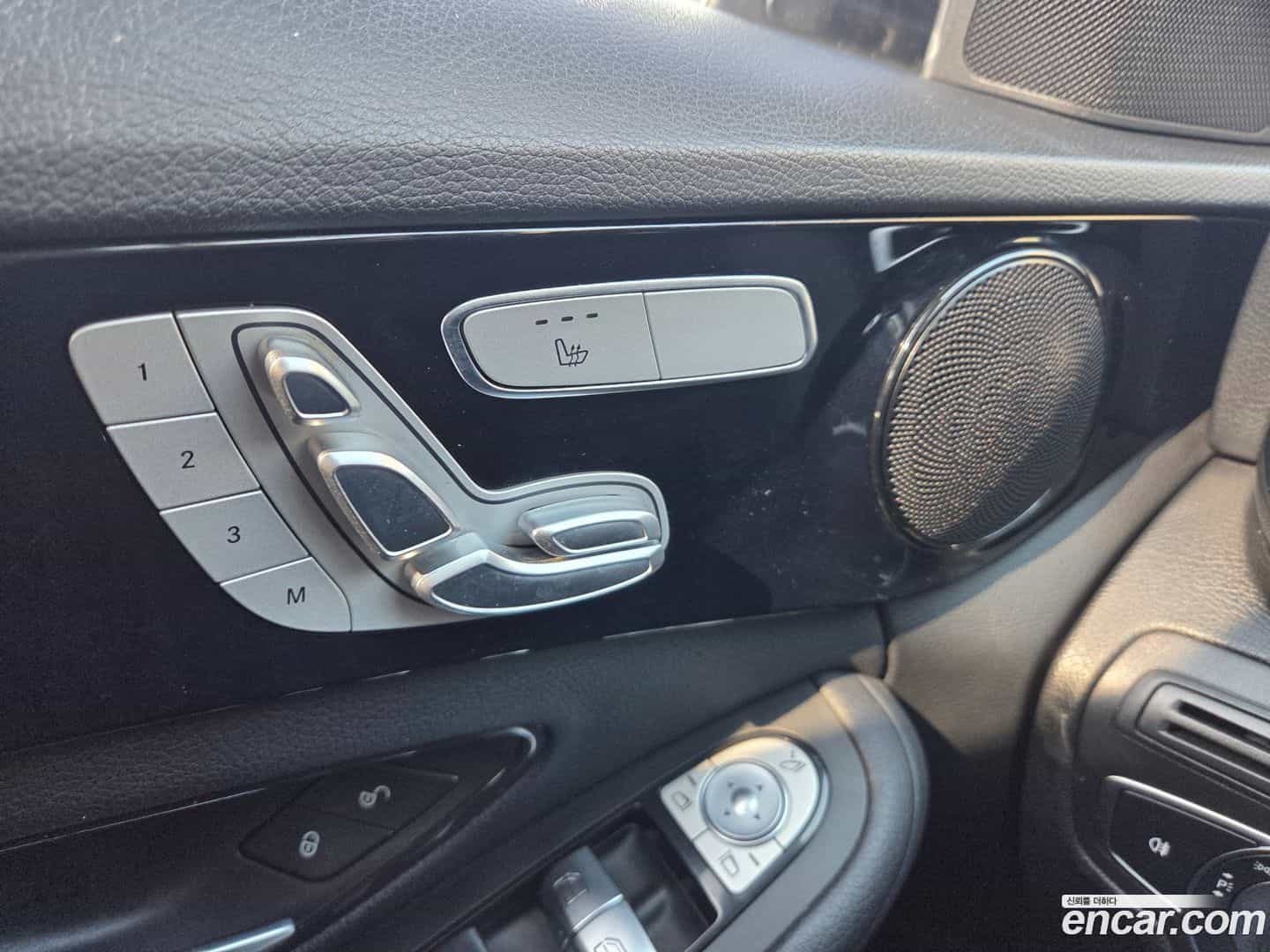 C-Class Mercedes-Benz 2019.11-OPTION-017