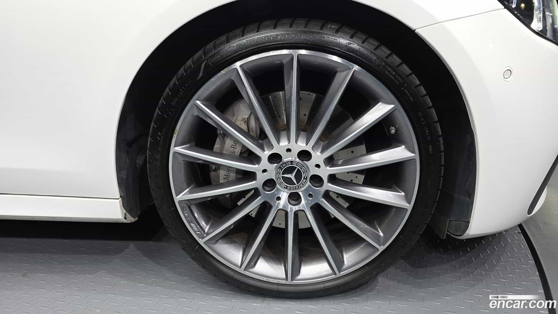 E-Class Mercedes-Benz 2022.3-OUTER-005