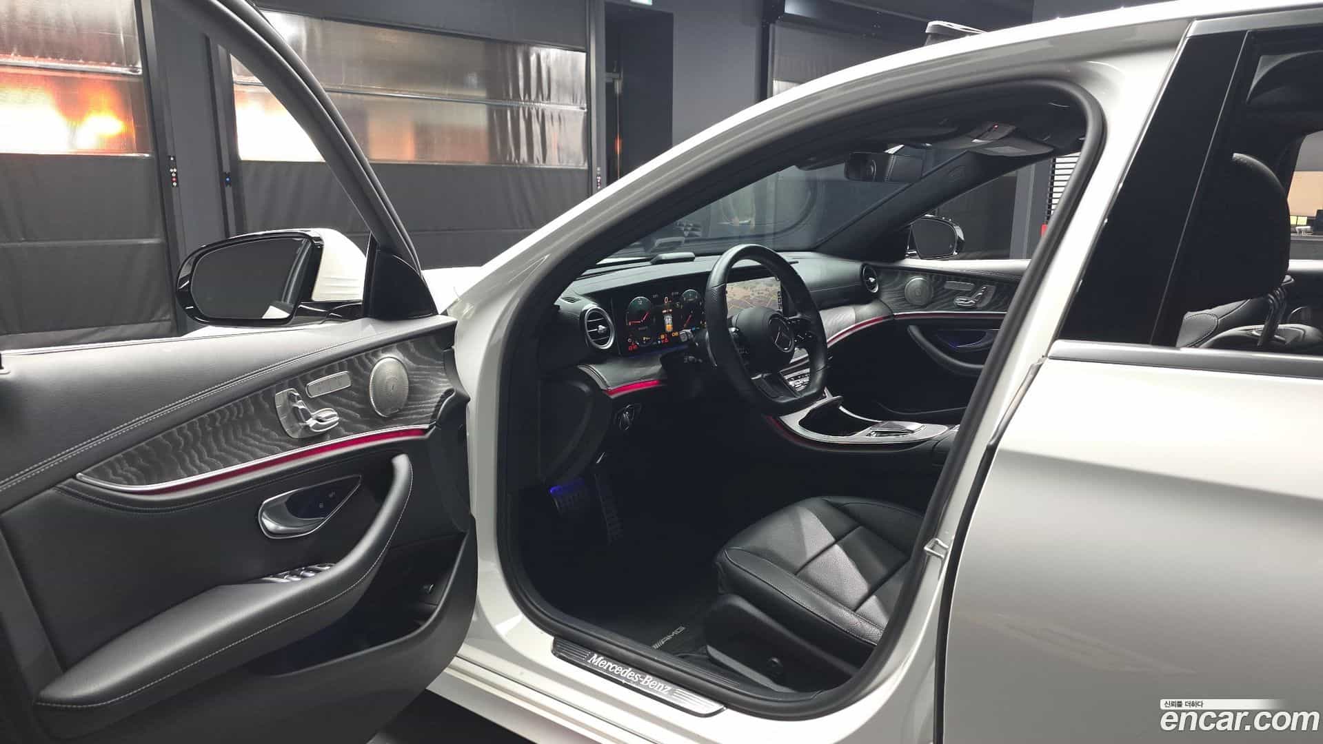 E-Class Mercedes-Benz 2022.3-INNER-010
