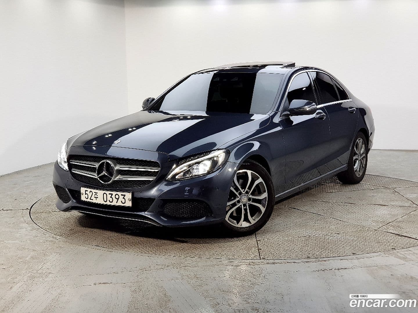Main__Slider__Photo:C-Class Mercedes-Benz 2015.11-0
