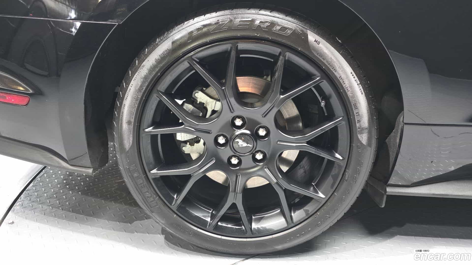 Mustang Ford 2022.3-OUTER-005