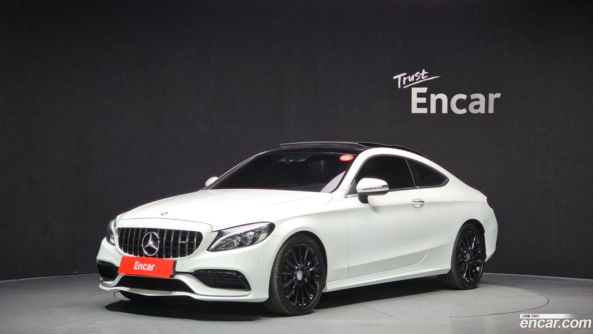 Main__Slider__Photo:C-Class Mercedes-Benz 2016.3-0