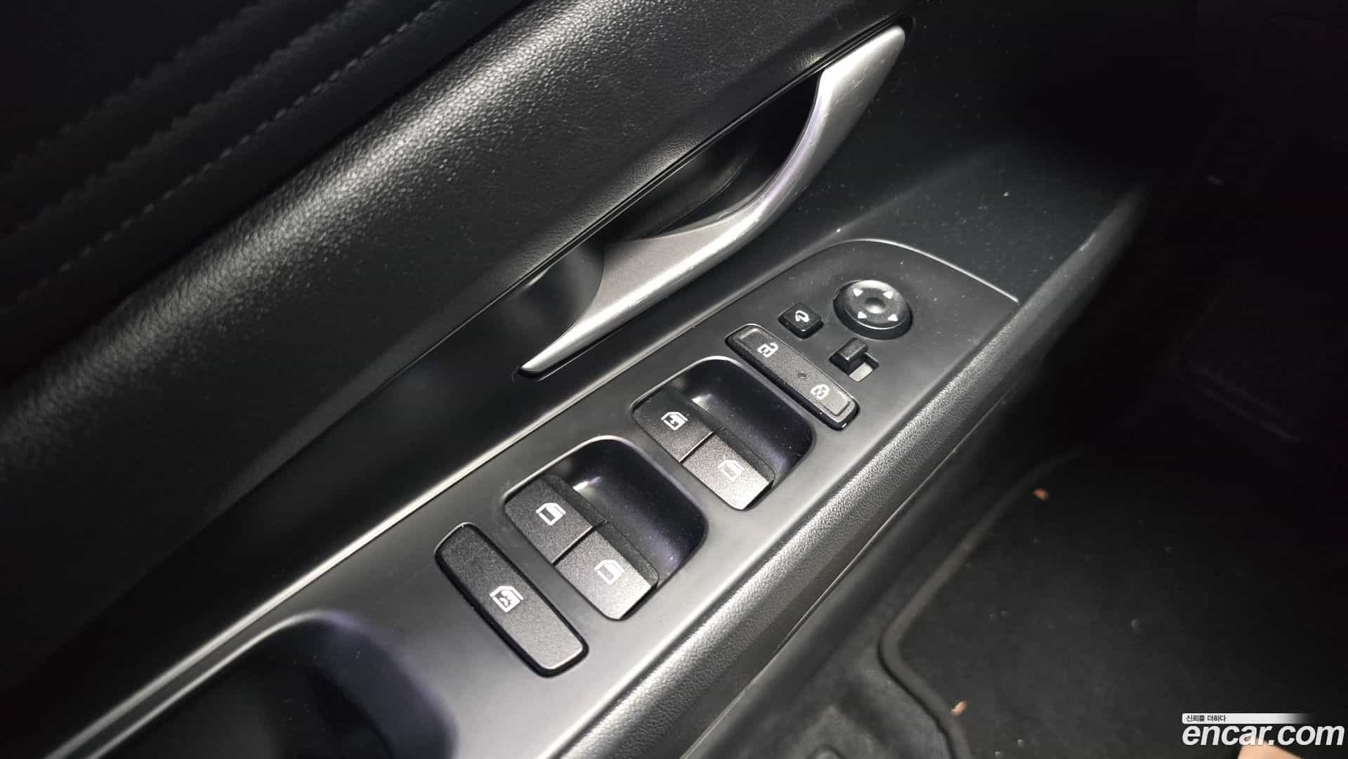 AVANTE Hyundai 2020.6-OPTION-022