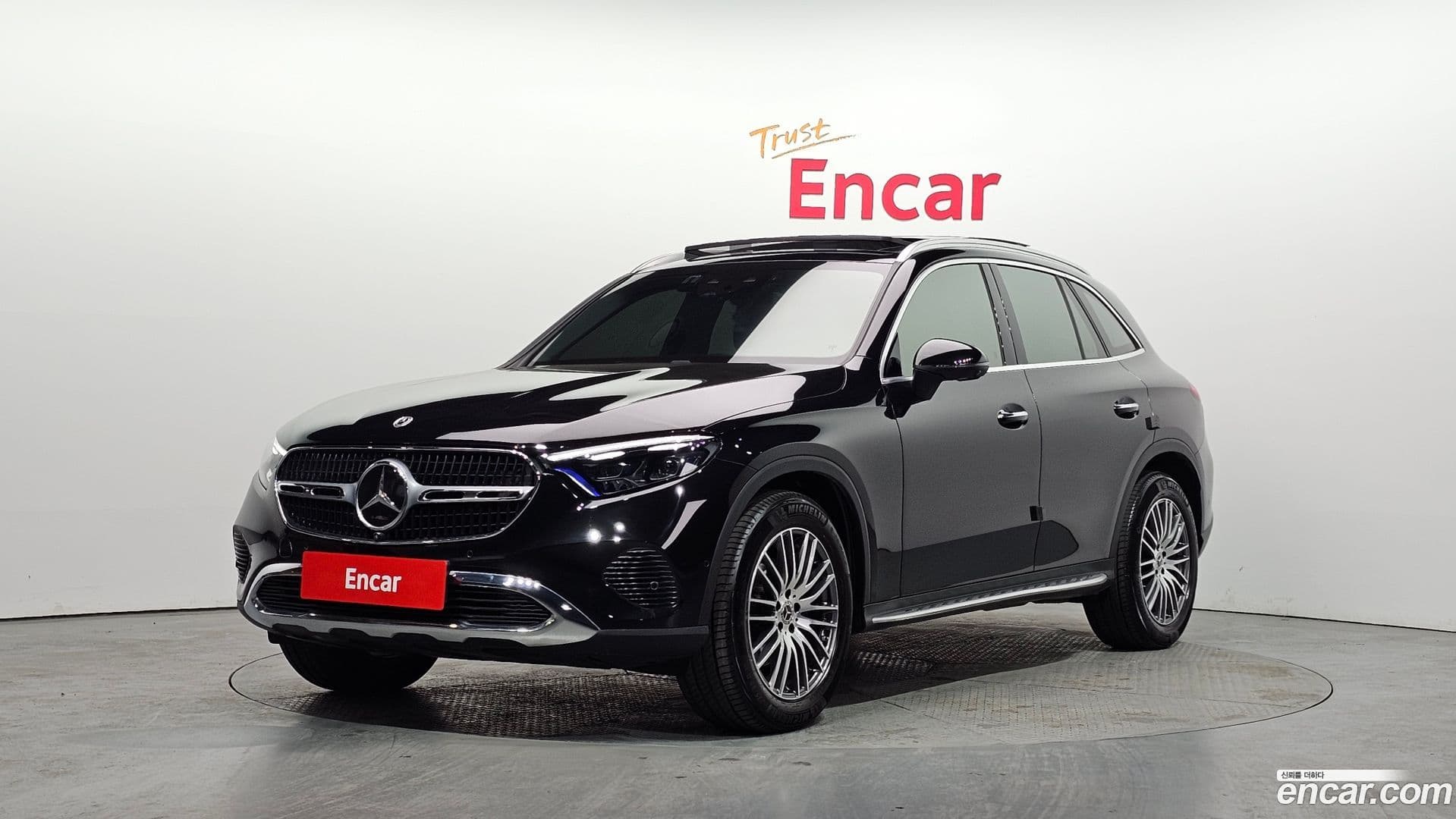Main__Slider__Photo:GLC-Class Mercedes-Benz 2024.8-0