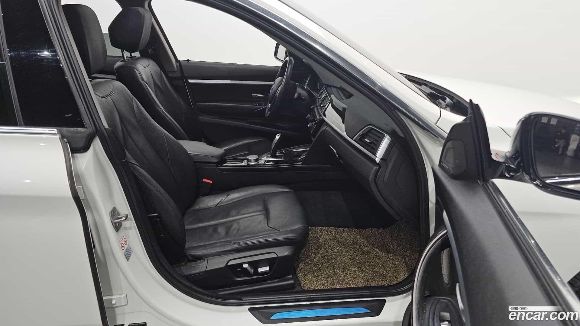 Gran Turismo BMW 2018.0-INNER-010