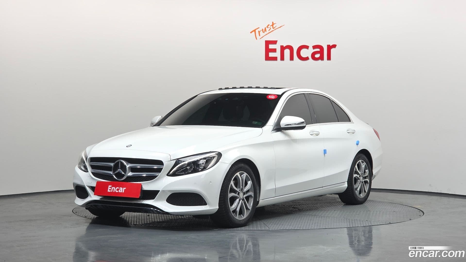 Main__Slider__Photo:C-Class Mercedes-Benz 2016.9-0