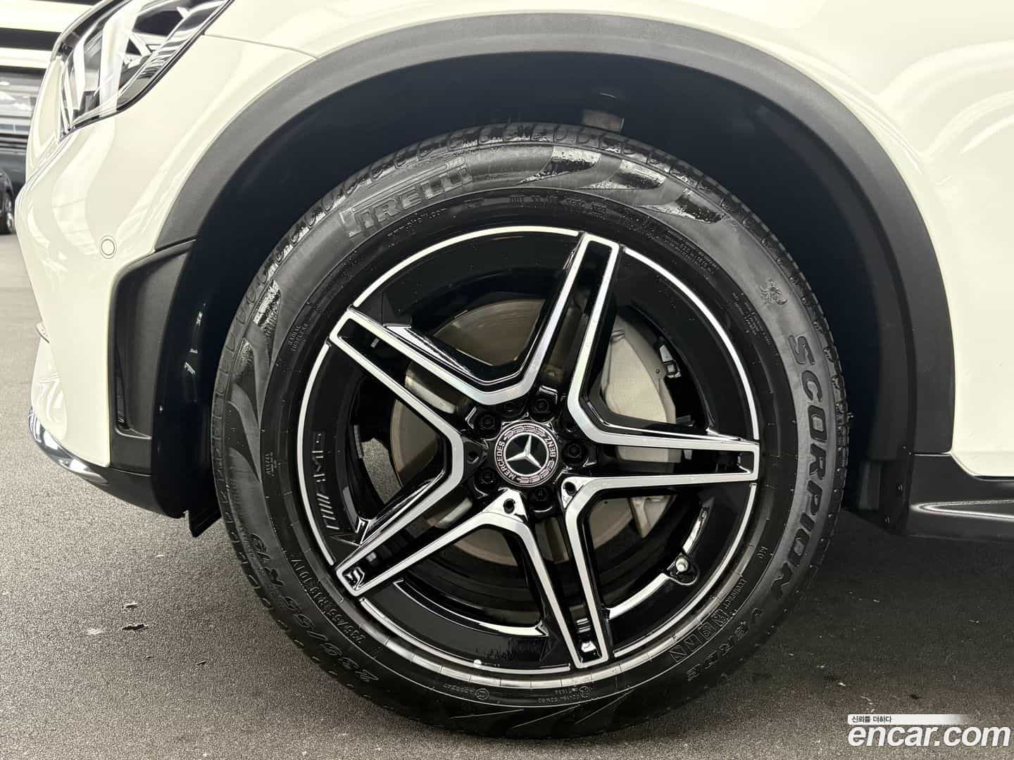 GLC-Class Mercedes-Benz 2022.9-INNER-007