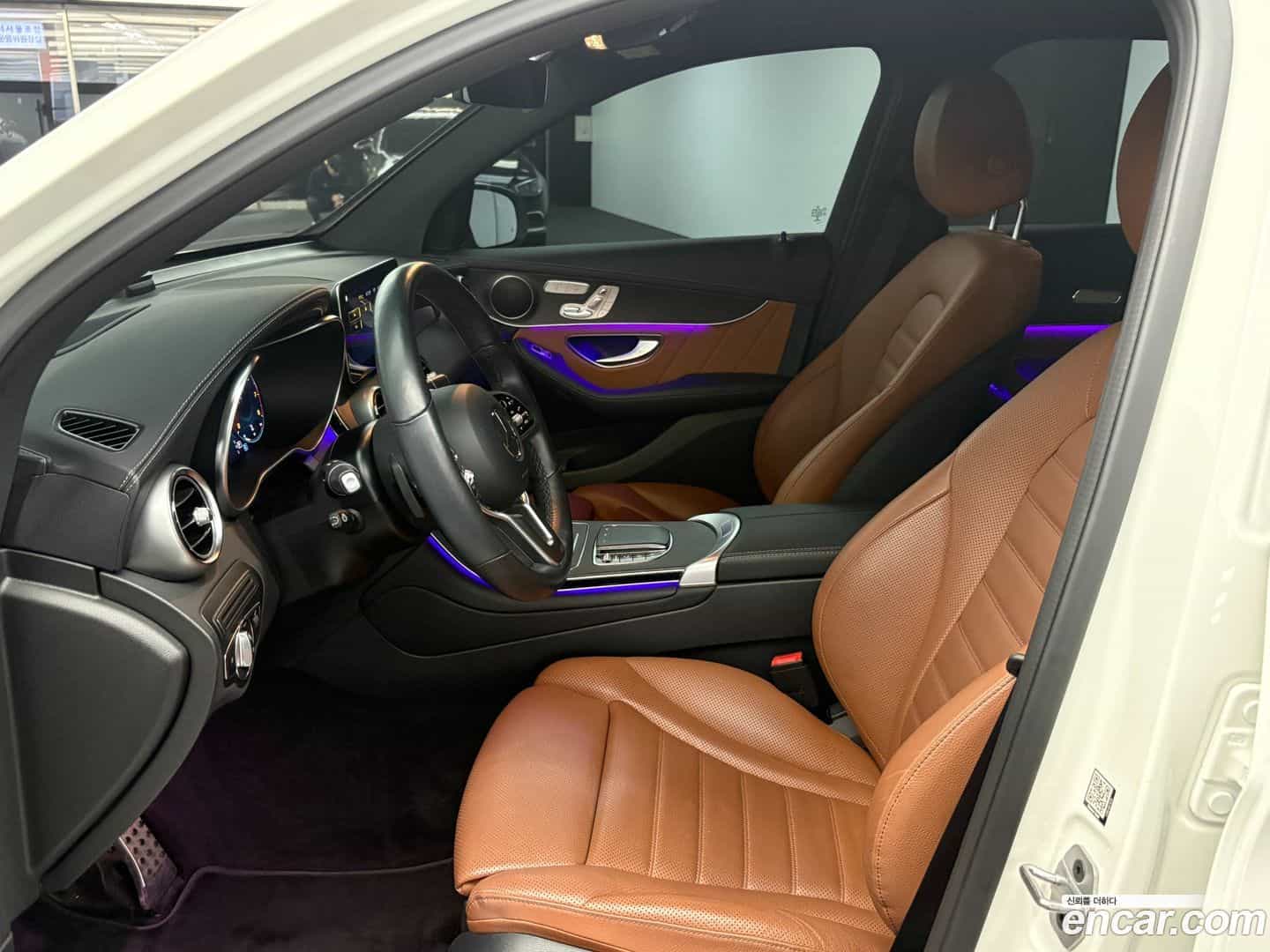 GLC-Class Mercedes-Benz 2022.9-INNER-009