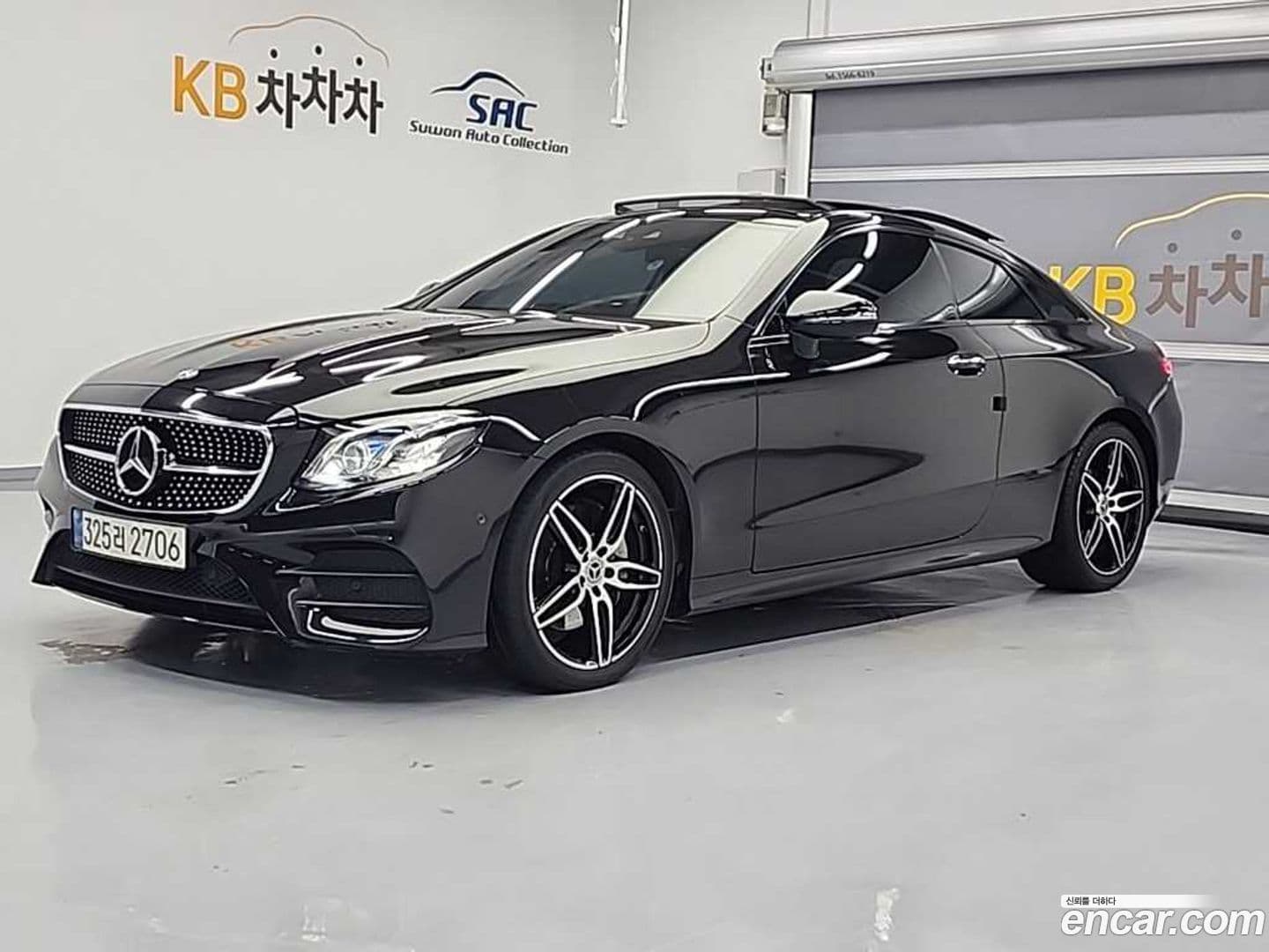 Main__Slider__Photo:E-Class Mercedes-Benz 2018.11-0