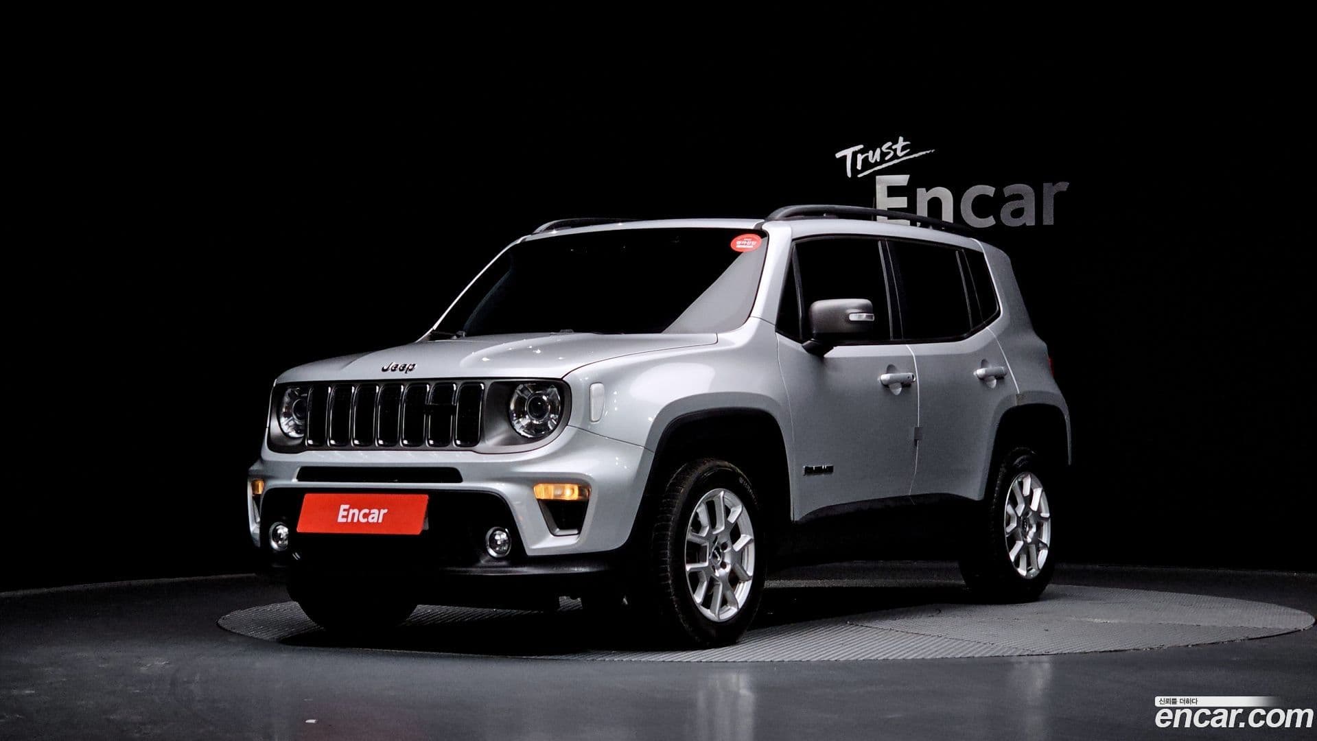 Main__Slider__Photo:Renegade Jeep 2019.10-0