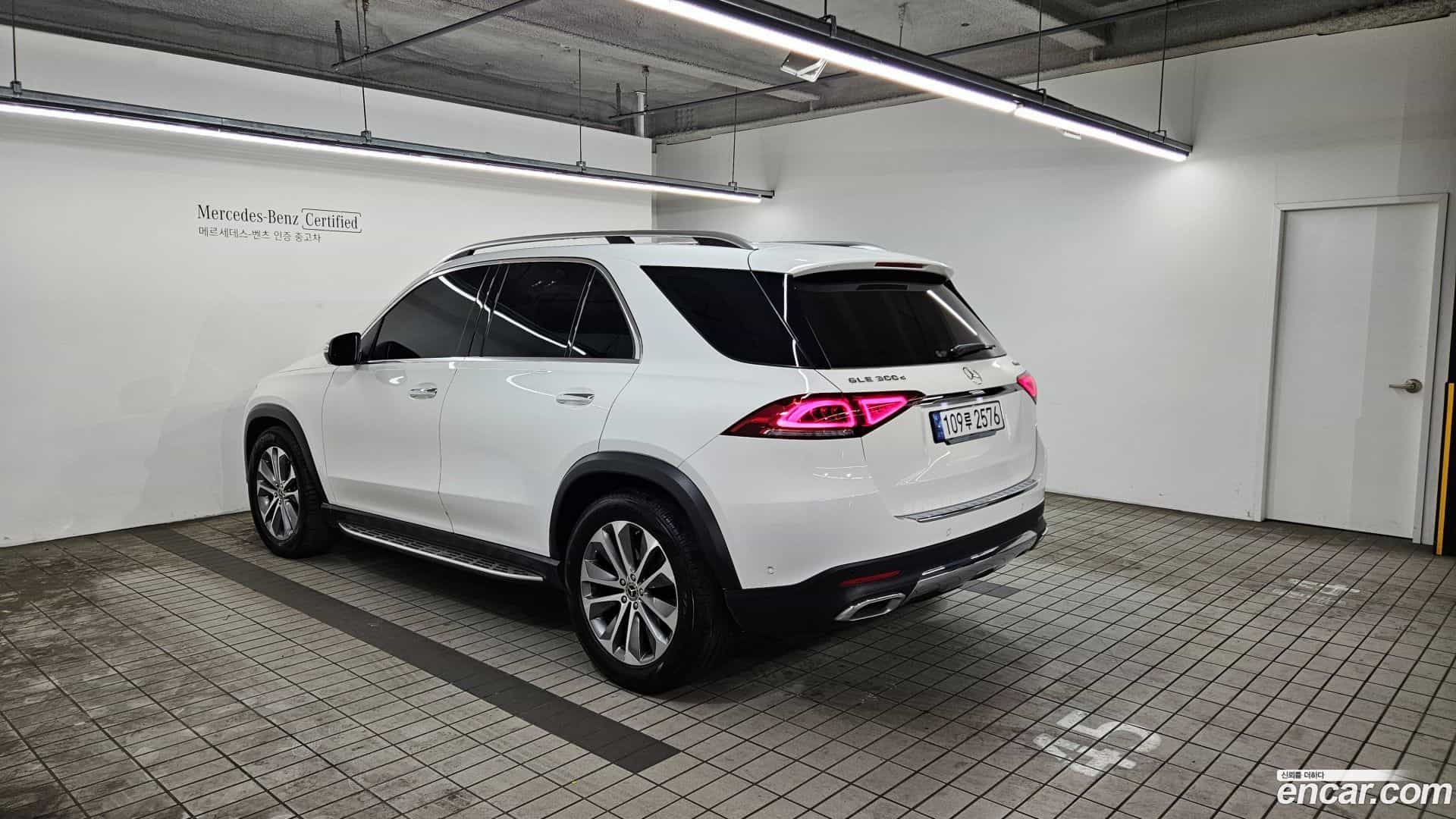GLE-Class Mercedes-Benz 2023.6-OUTER-002