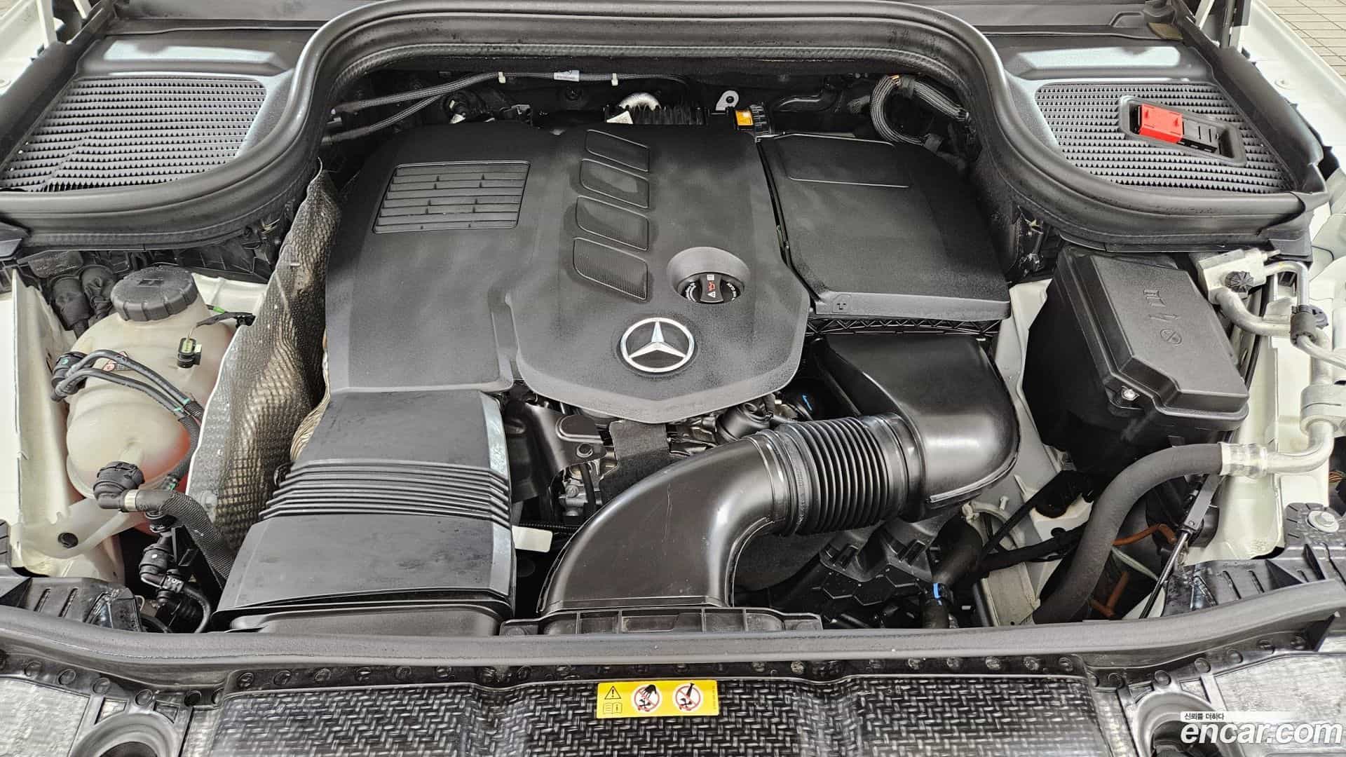 GLE-Class Mercedes-Benz 2023.6-INNER-006
