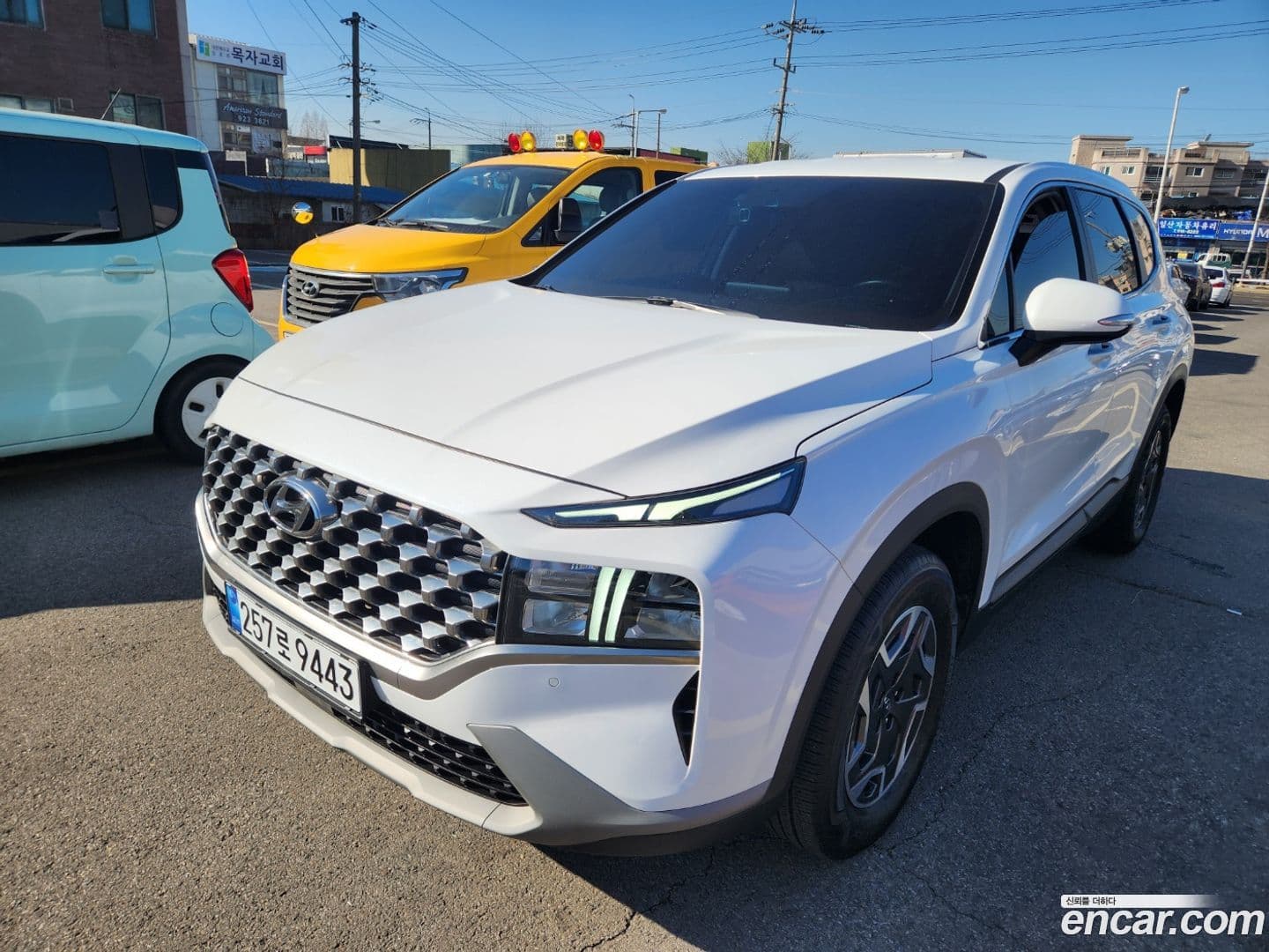 Main__Slider__Photo:Santafe Hyundai 2022.8-0