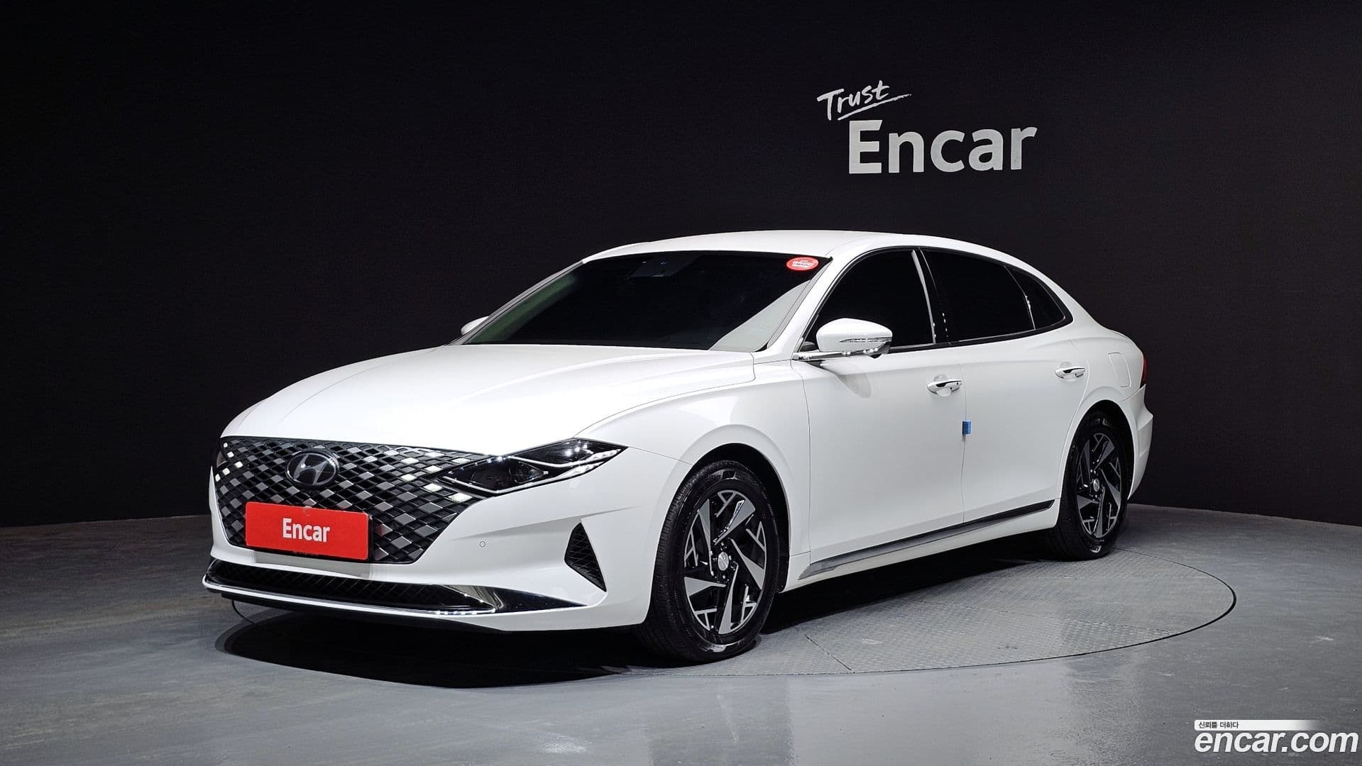 Main__Slider__Photo:Grandeur Hyundai 2020.4-0