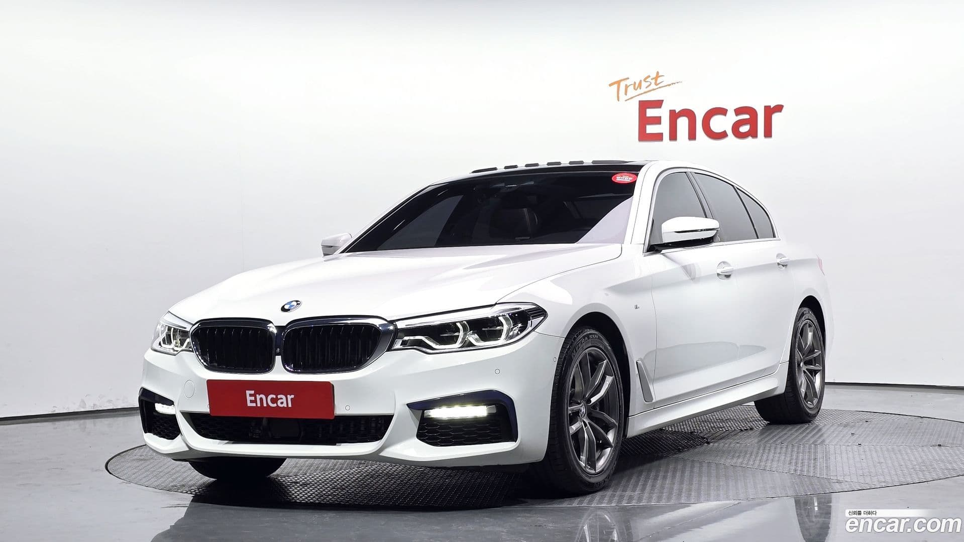 Main__Slider__Photo:5-Series BMW 2018.3-0