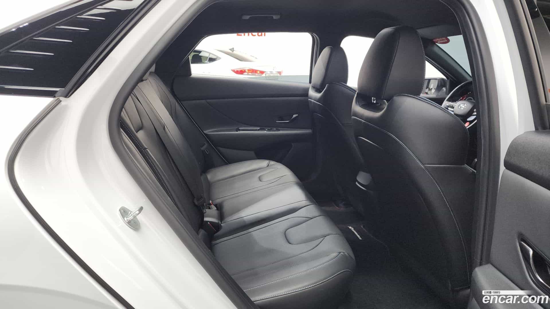 AVANTE Hyundai 2022.4-OPTION-016