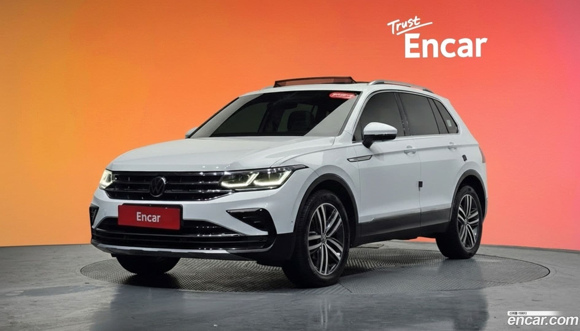 Main__Slider__Photo:Tiguan Volkswagen 2023.10-0