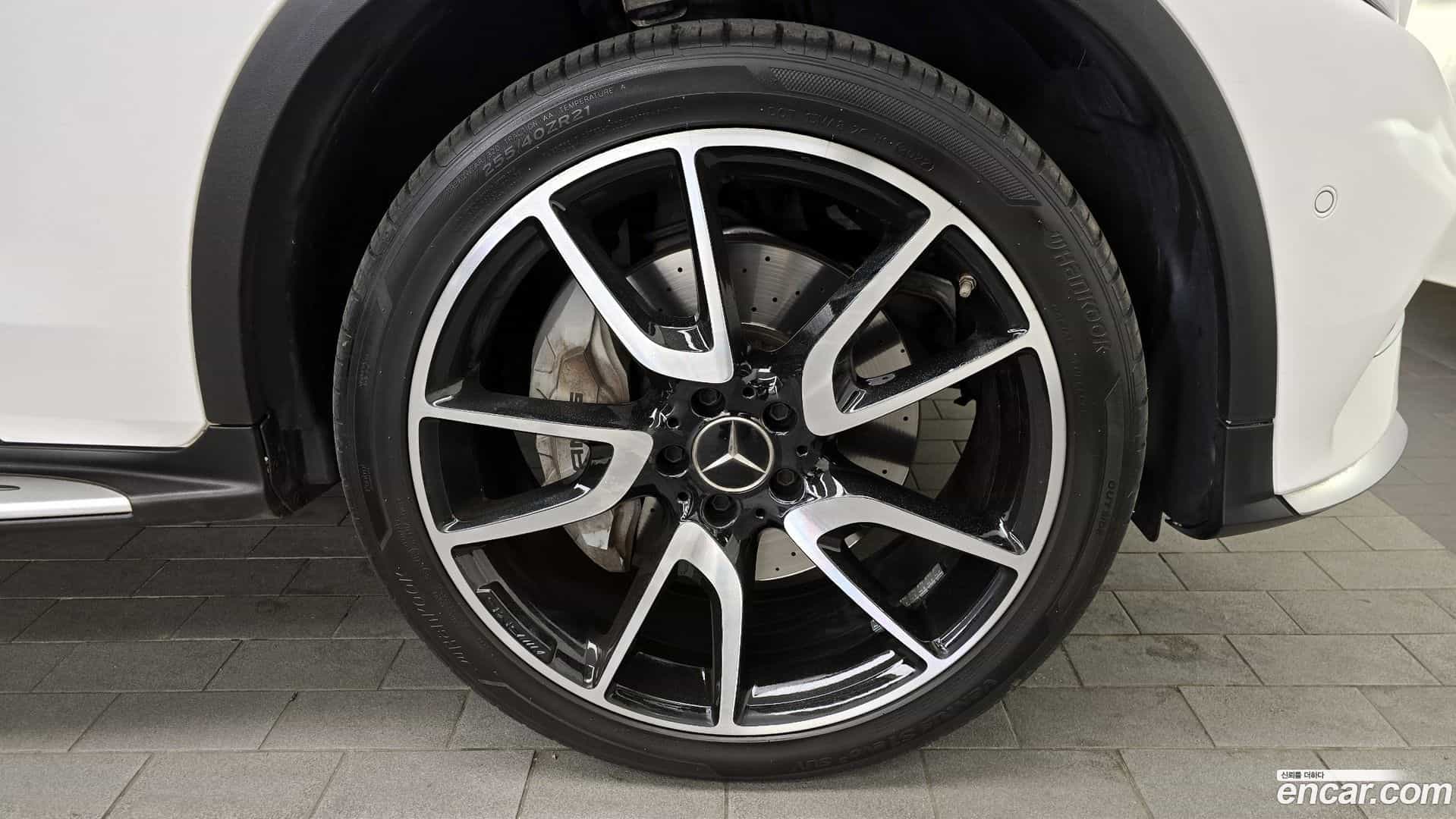 GLC-Class Mercedes-Benz 2019.10-OUTER-005