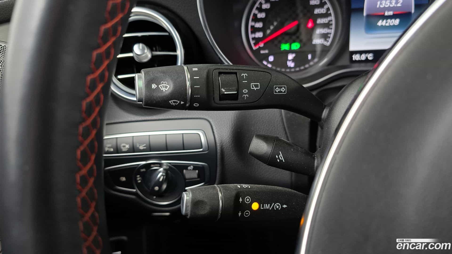 GLC-Class Mercedes-Benz 2019.10-OPTION-020