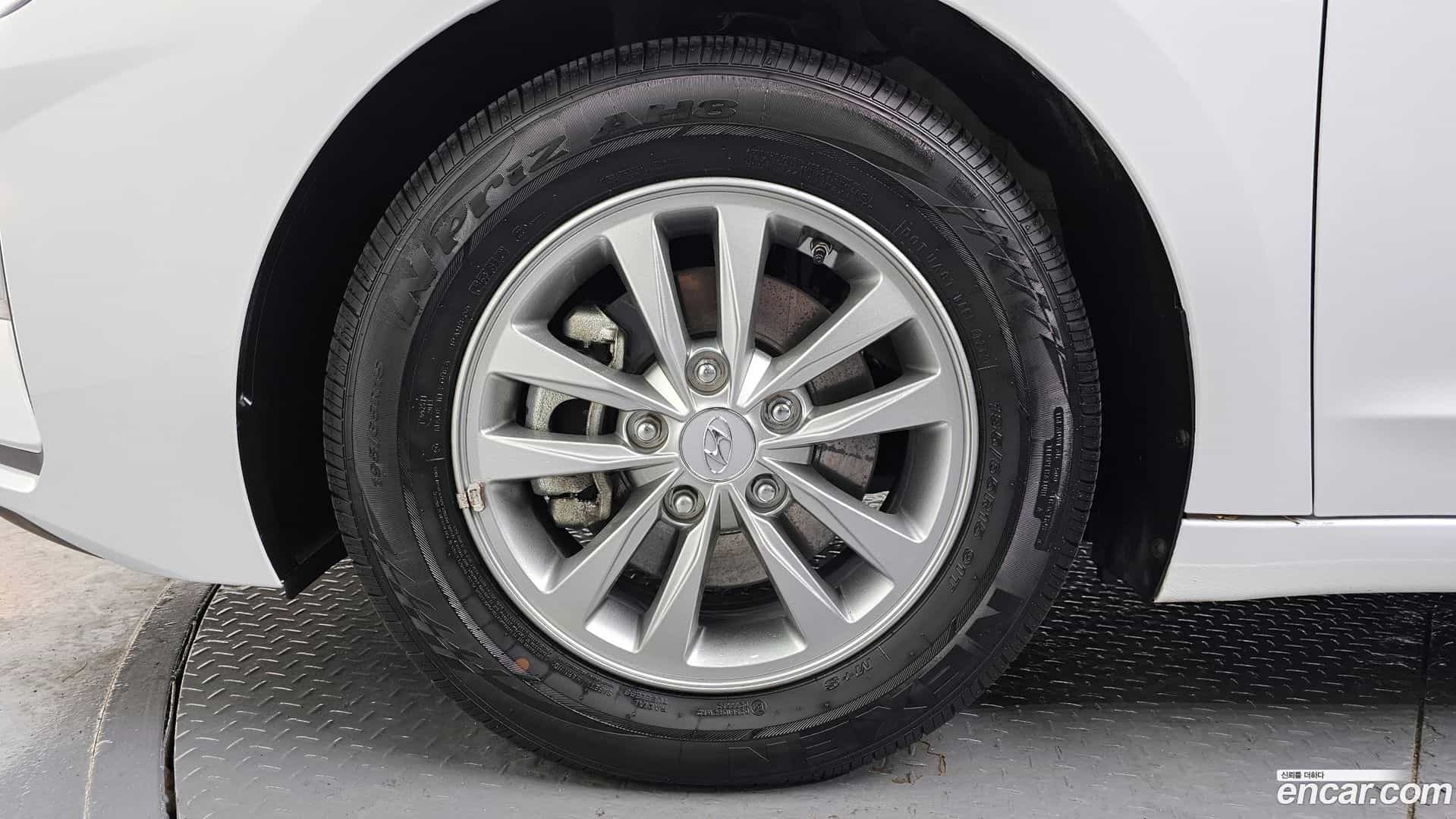 AVANTE Hyundai 2020.1-OUTER-005