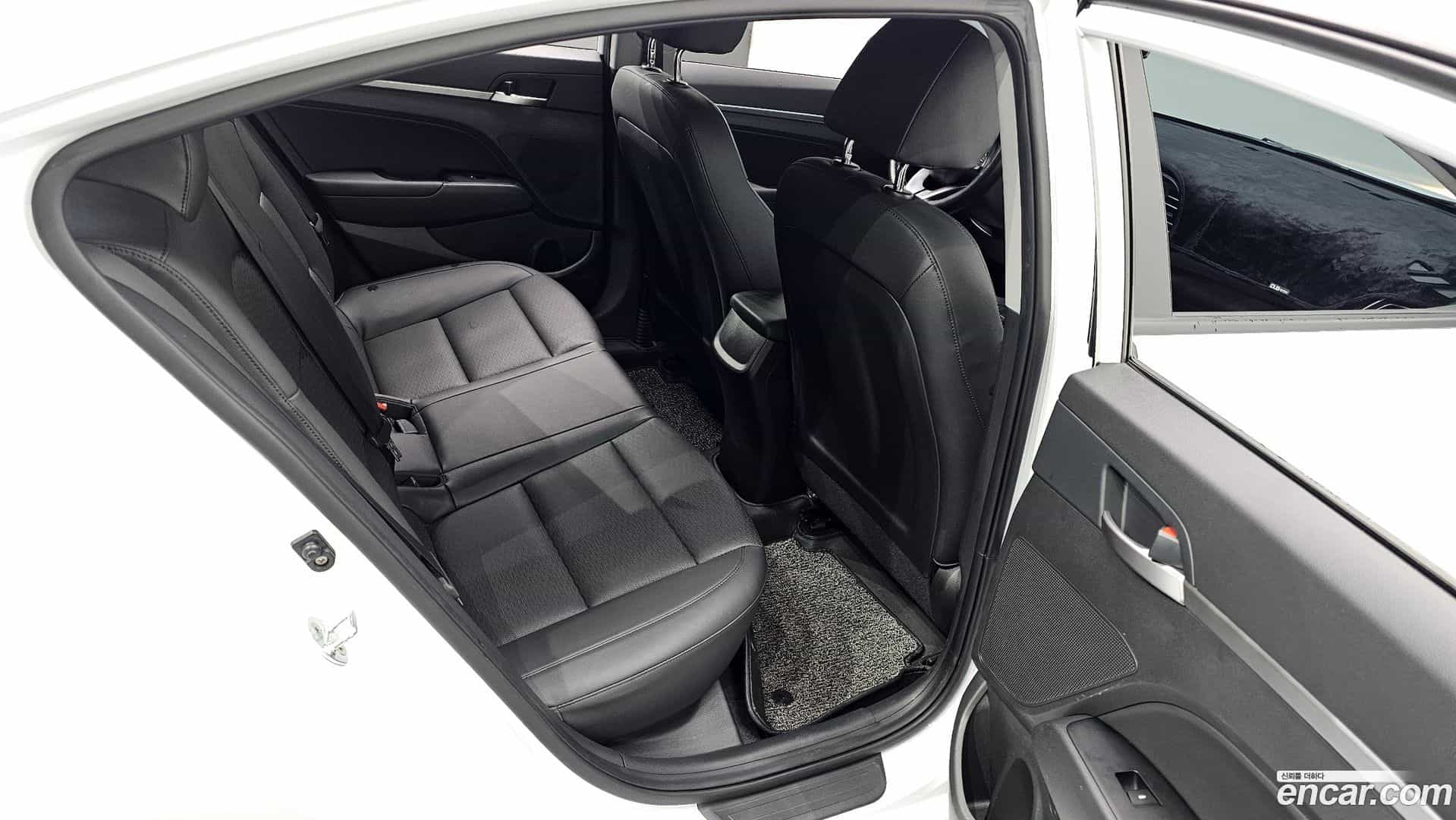 AVANTE Hyundai 2020.1-OPTION-016