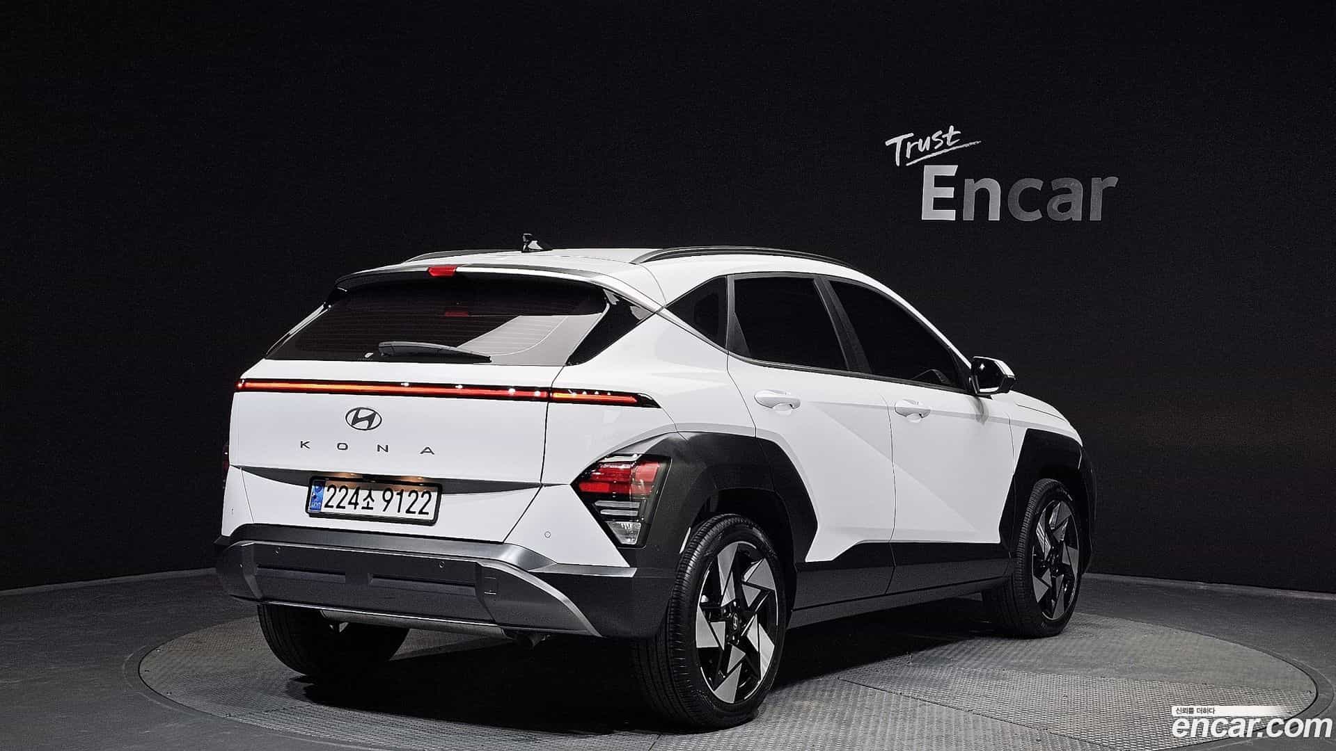Kona Hyundai 2023.9-OUTER-002