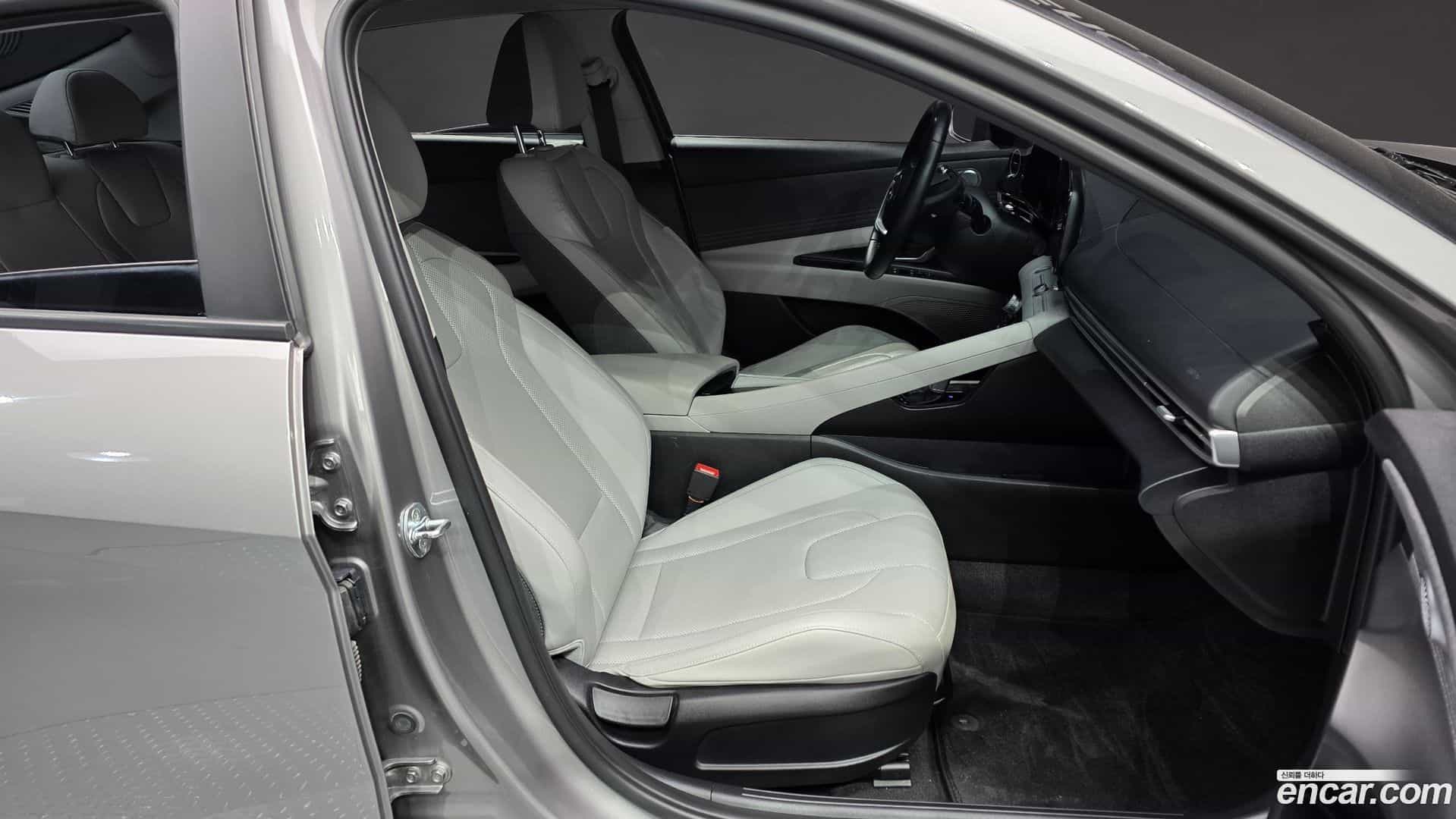 AVANTE Hyundai 2022.0-INNER-010