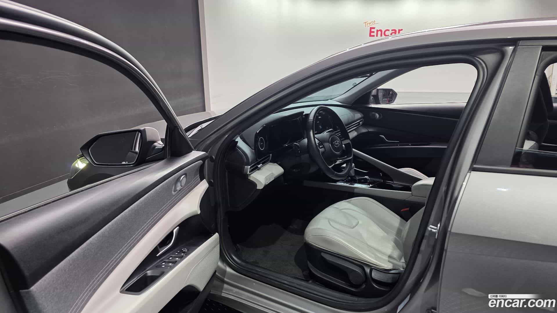 AVANTE Hyundai 2022.0-OPTION-015