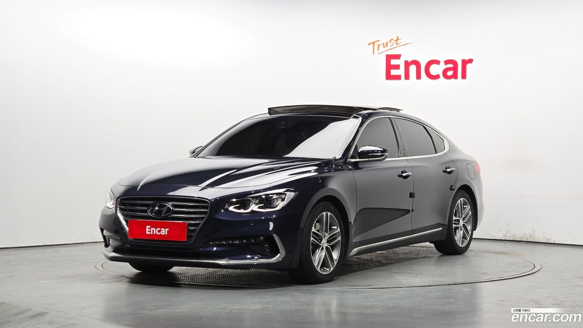 Main__Slider__Photo:Grandeur Hyundai 2017.9-0