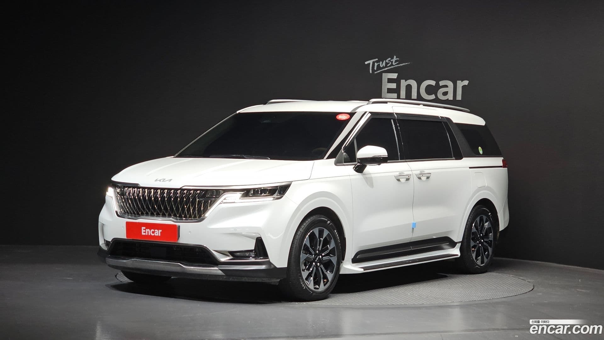 Main__Slider__Photo:Canival Kia 2023.8-0