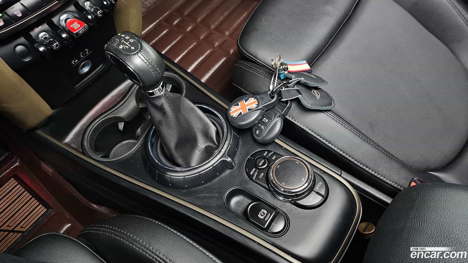 Countryman Mini 2017.3-INNER-009