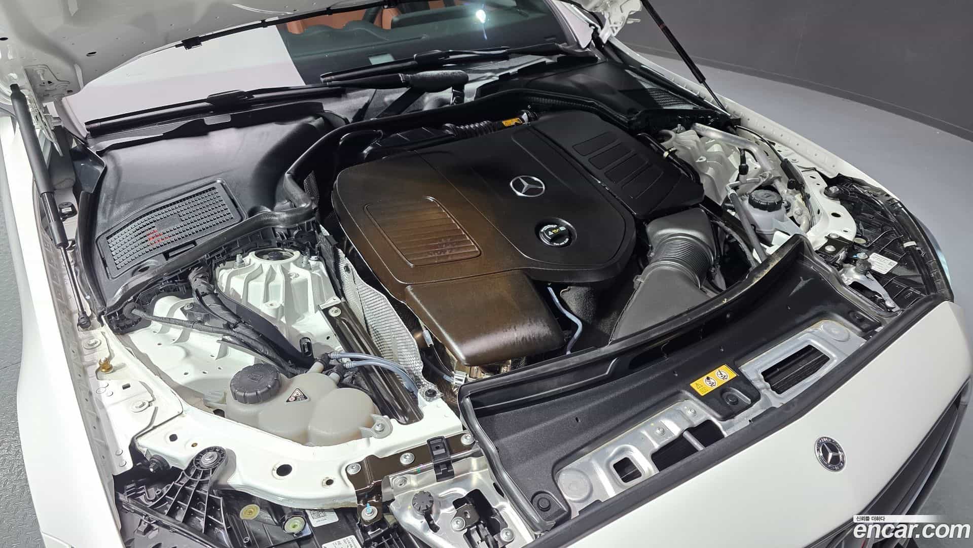 C-Class Mercedes-Benz 2023.2-INNER-006