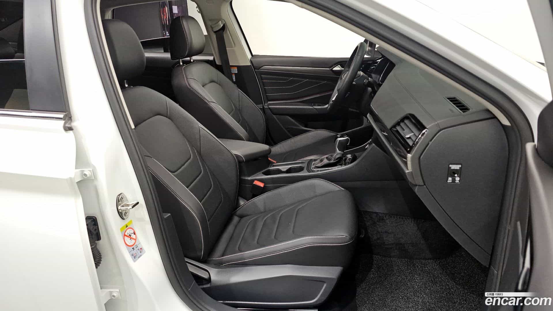 Jetta Volkswagen 2024.9-OPTION-016