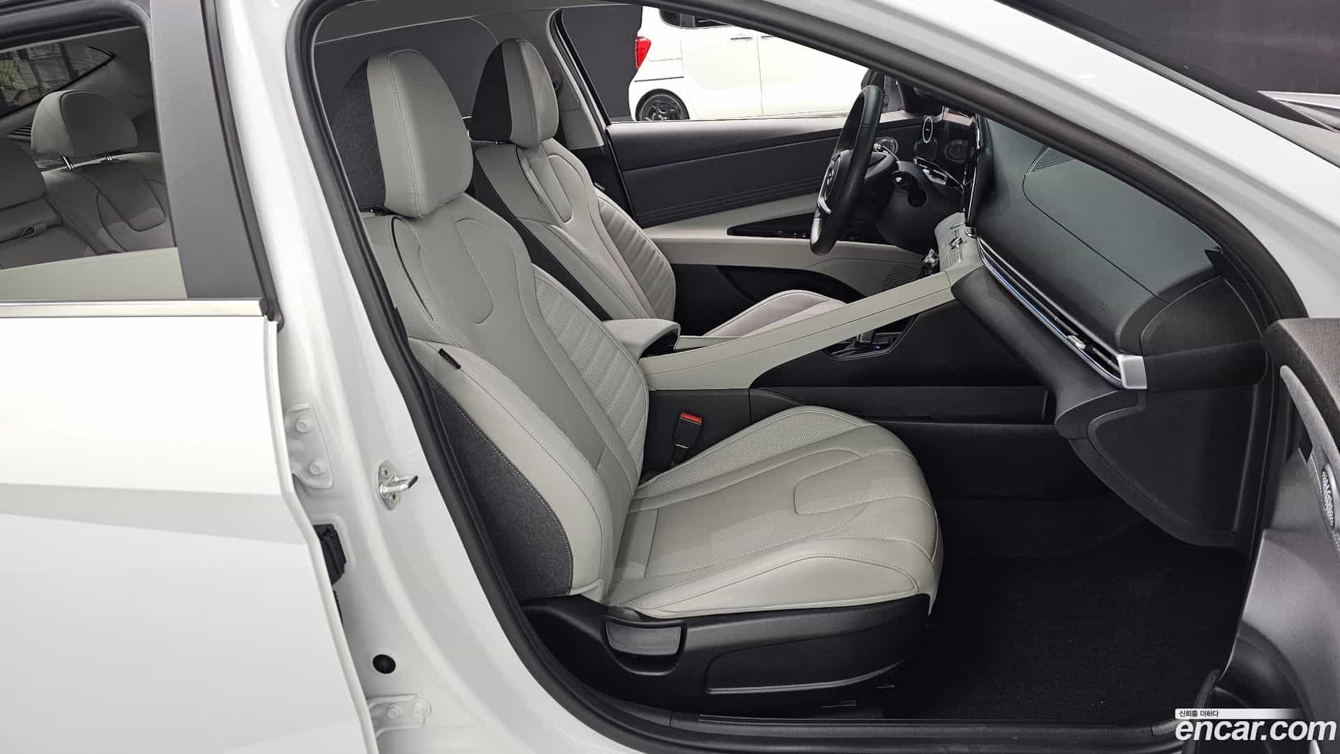 AVANTE Hyundai 2021.11-INNER-010