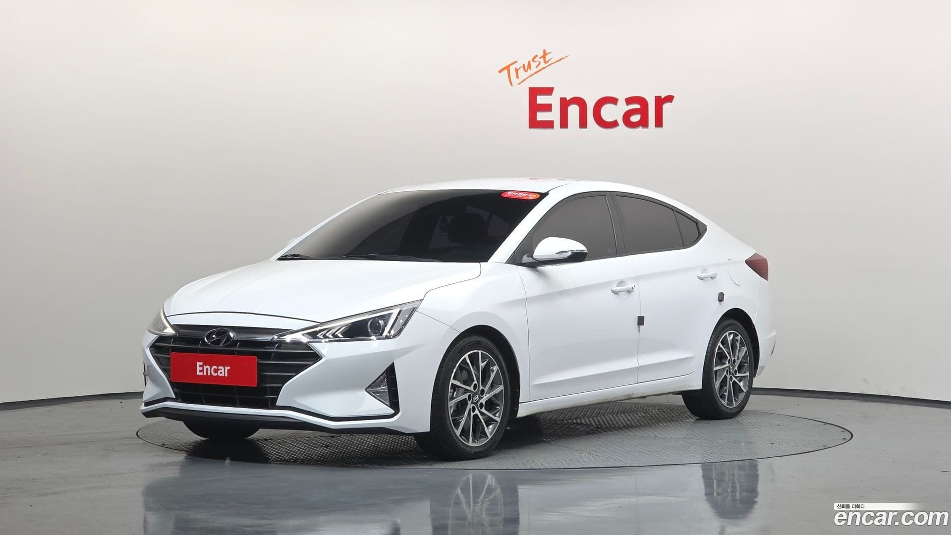 Main__Slider__Photo:AVANTE Hyundai 2019.1-0