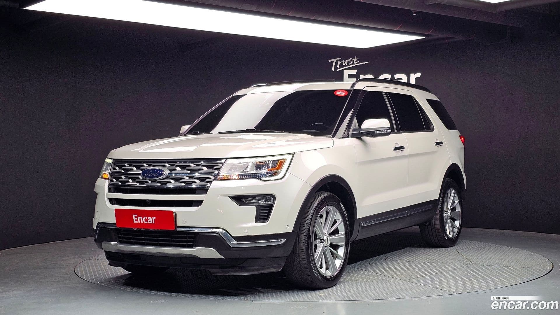 Main__Slider__Photo:Explorer Ford 2019.3-0