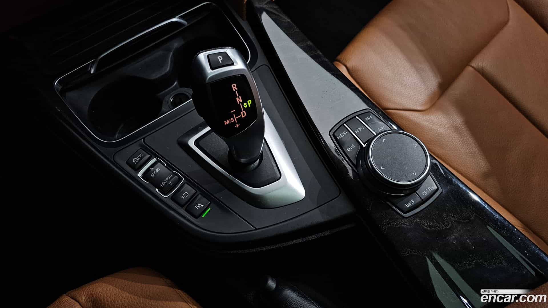Gran Turismo BMW 2019.10-INNER-009