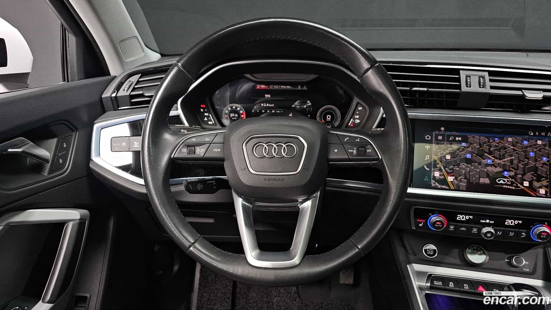 Q3 Audi 2024.4-OPTION-017