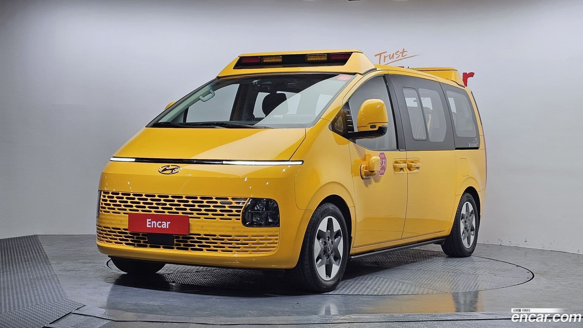 Main__Slider__Photo:Staria Hyundai 2021.10-0