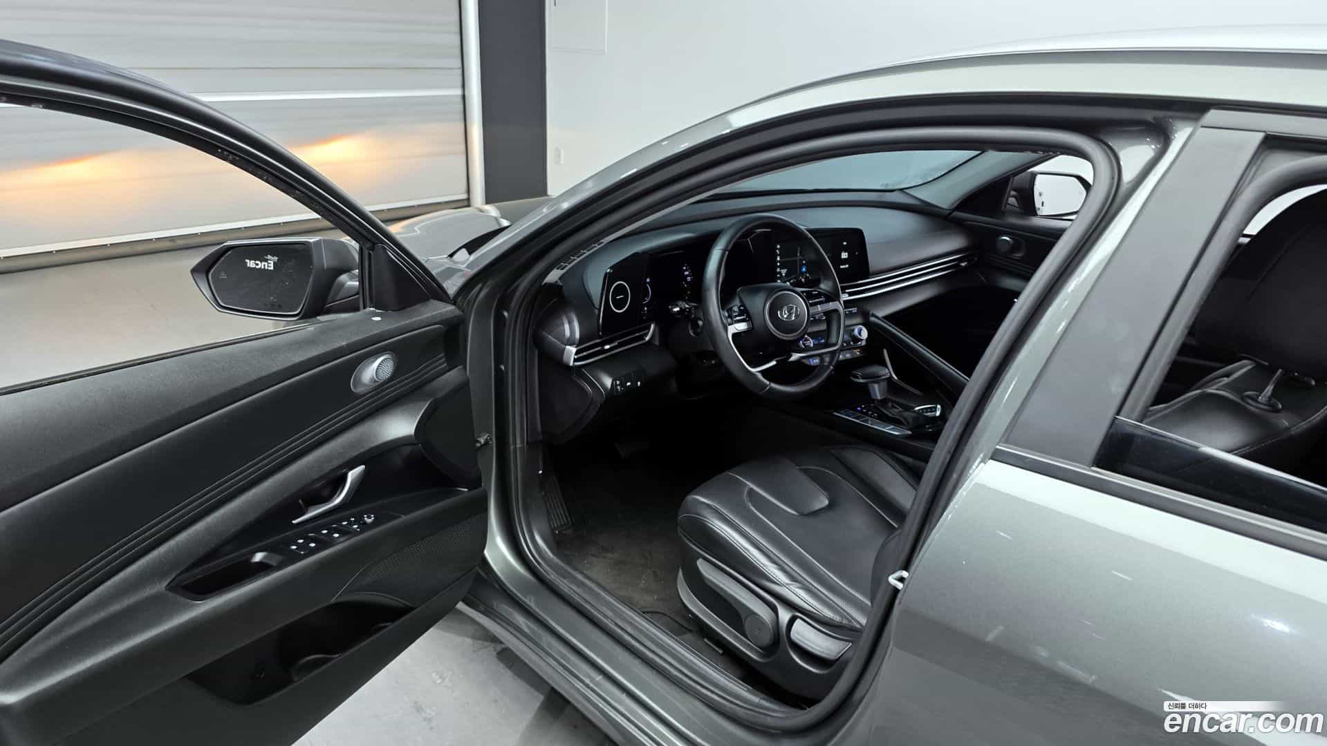 AVANTE Hyundai 2021.11-INNER-010