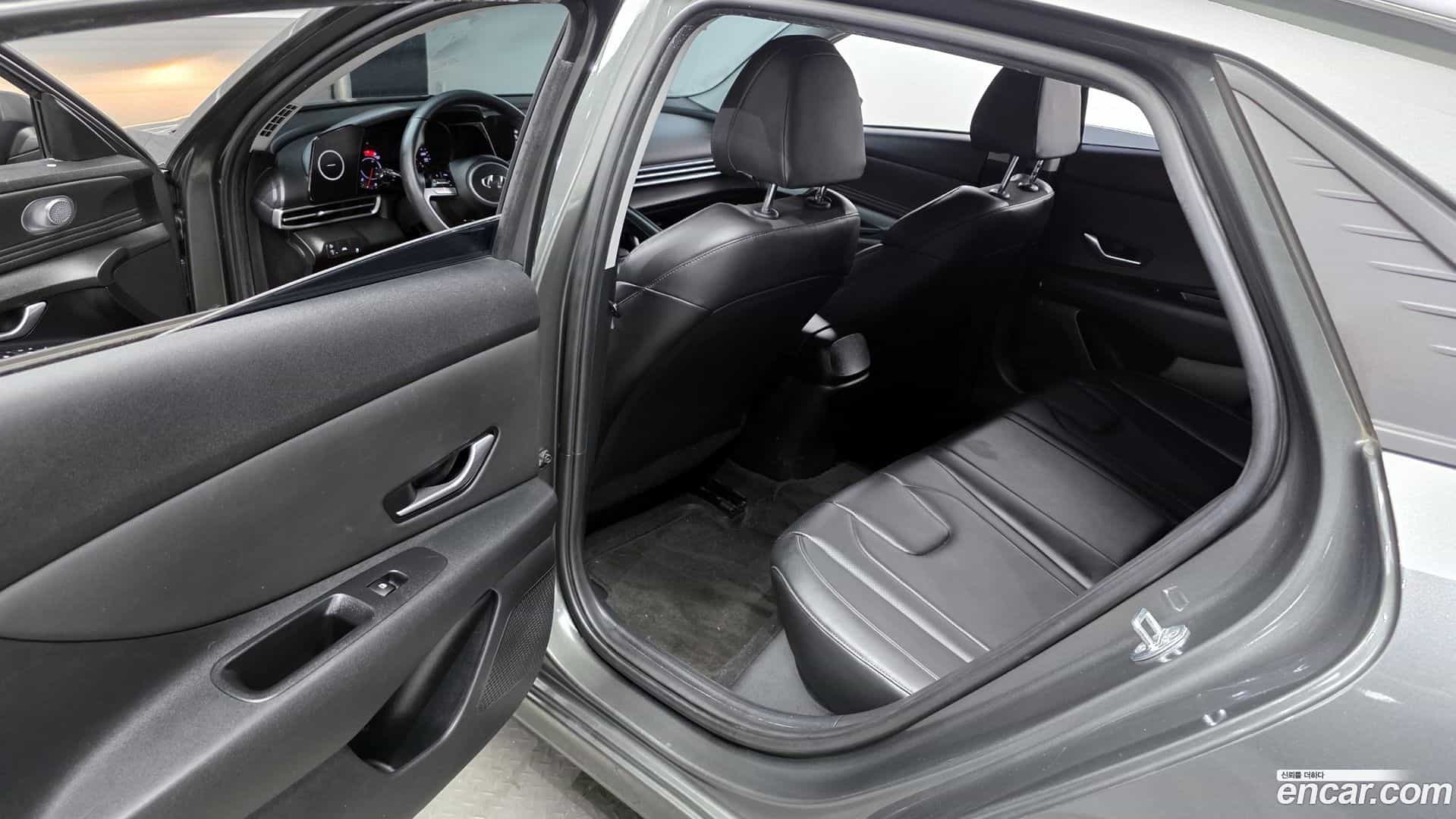 AVANTE Hyundai 2021.11-OPTION-015