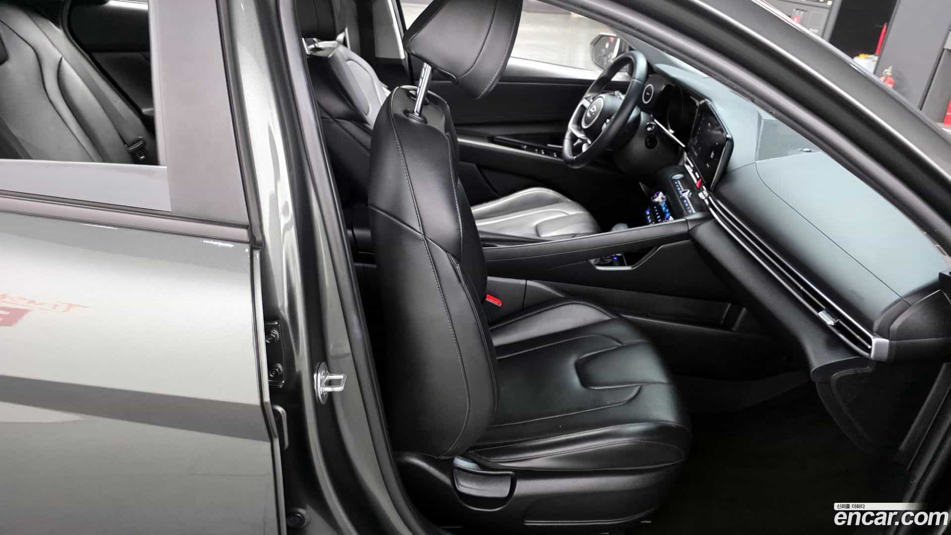 AVANTE Hyundai 2021.11-OPTION-016