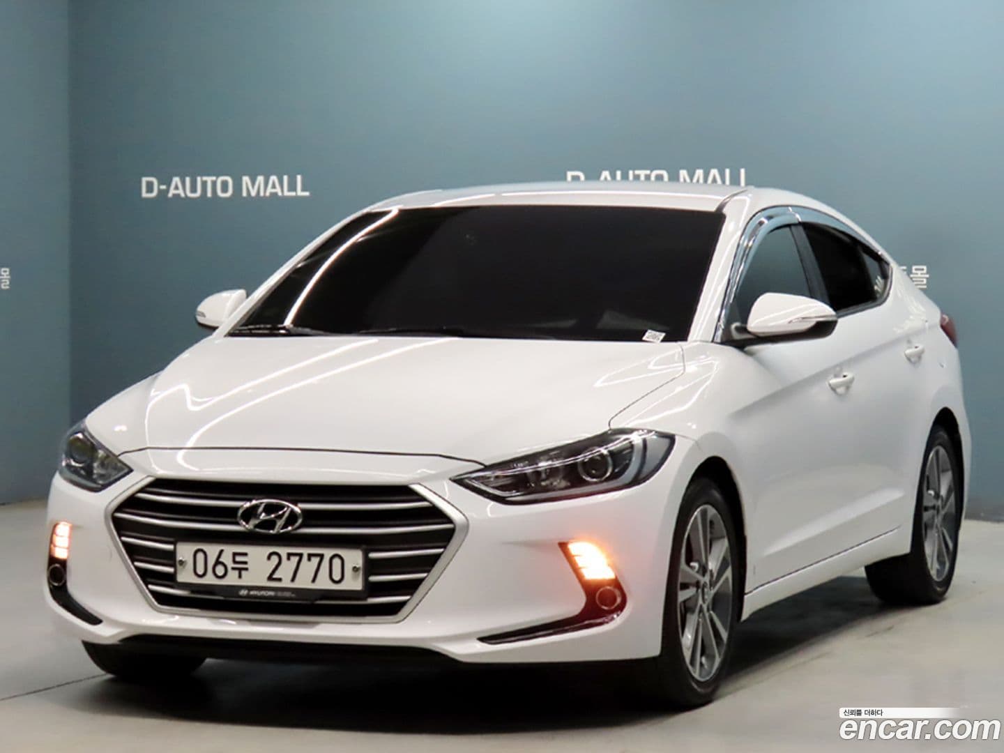 Main__Slider__Photo:AVANTE Hyundai 2018.6-0