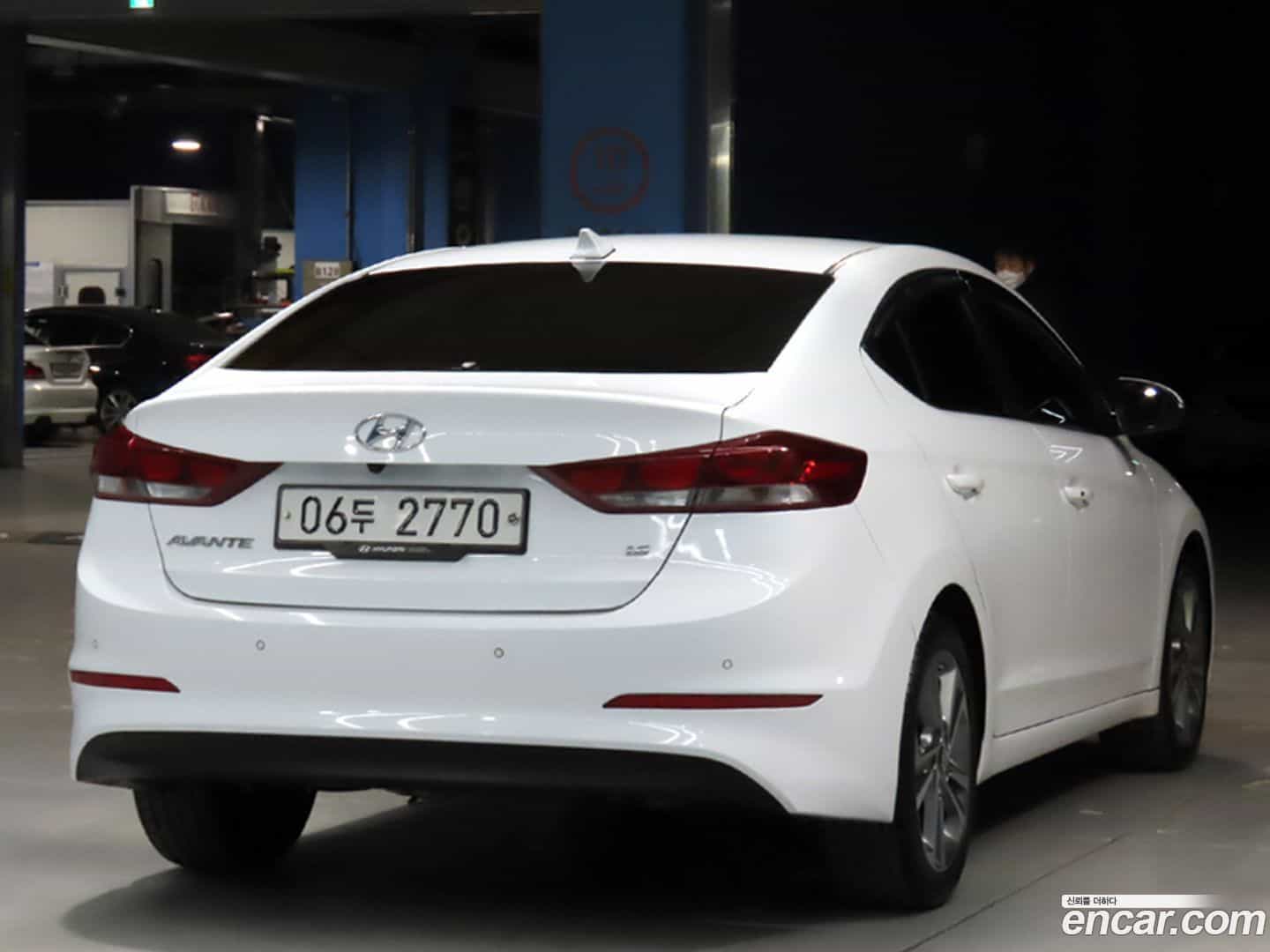 AVANTE Hyundai 2018.6-OUTER-004