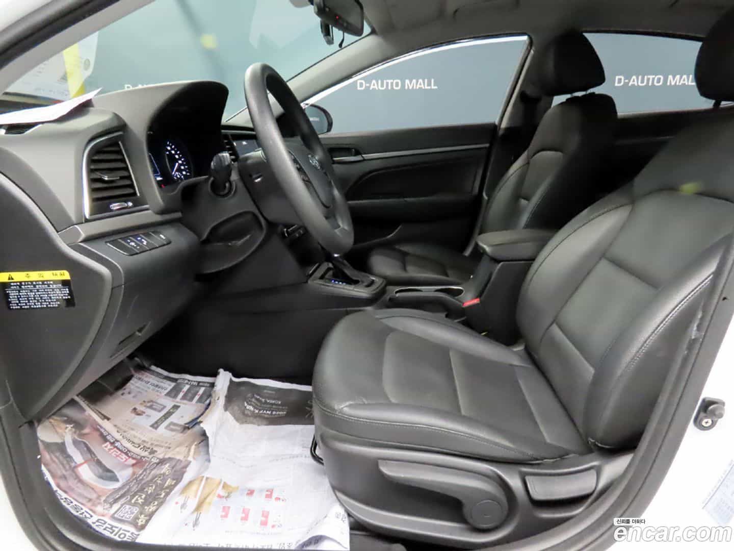AVANTE Hyundai 2018.6-INNER-006