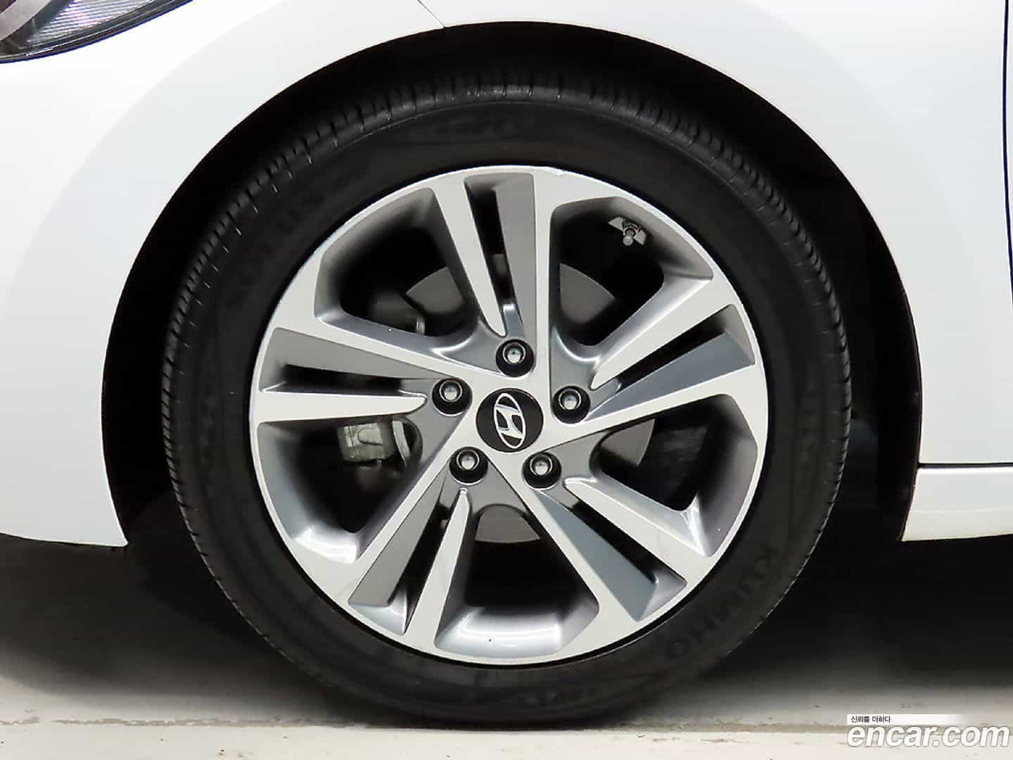 AVANTE Hyundai 2018.6-OPTION-023