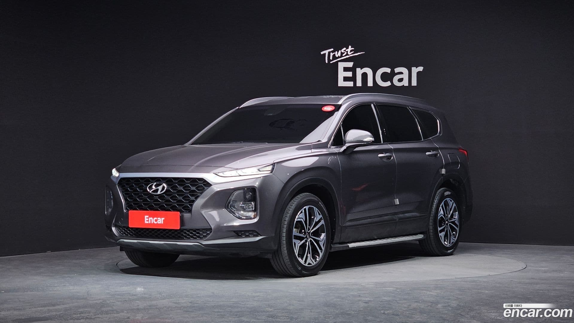 Main__Slider__Photo:Santafe Hyundai 2018.5-0